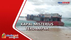 Kondisi Rusak, Kapal Misterius Terdampar di Pantai Alas Purwo Banyuwangi