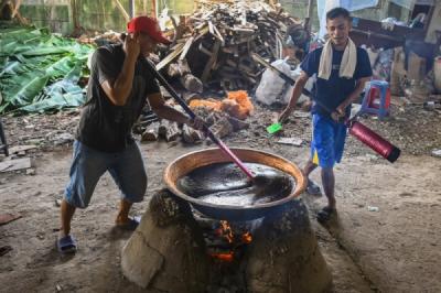 Produksi Kue Keranjang dan Dodol Betawi Capai Lima Ton Sambut Imlek 2025