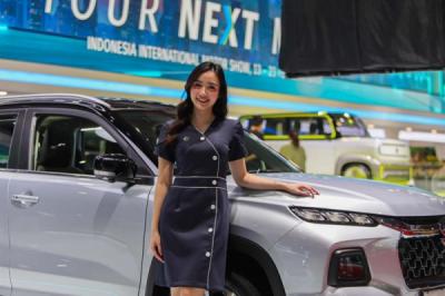 Pesona Usher Cantik di IIMS 2025, Daya Tarik bagi Pengunjung