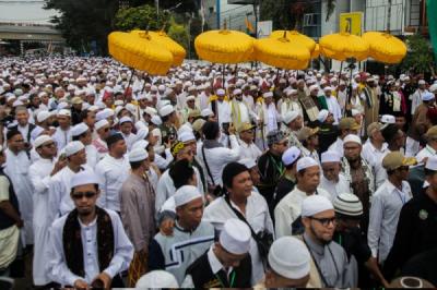 Potret Ribuan Orang Hadiri Puncak Ziarah Kubro Jelang Puasa Ramadan 1446 H