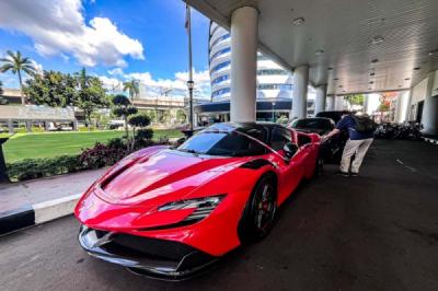 Begini Penampakan Ferrari Spider dan Nissan GT-R Nismo Sitaan Kasus Suap PN Jakpus