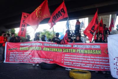 may-day-buruh-dan-mahasiswa-bersatu-suarakan-tuntutan