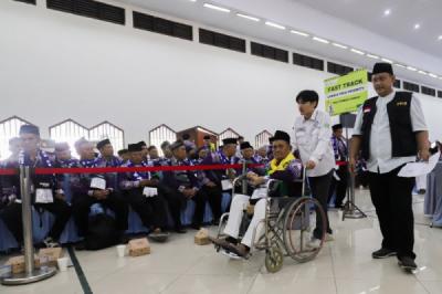 Calon Jemaah Haji Mulai Datangi Asrama Haji Pondok Gede