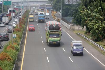 truk-overload-jadi-sorotan-pemerintah-canangkan-indonesia-bebas-odol-2026