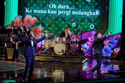 Kolaborasi Fajar dan Afgan di Grand Final Indonesian Idol XIII