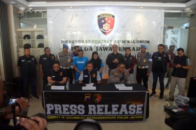 polda-jateng-tangkap-ketua-pp-blora-dan-istrinya-terkait-kasus-penipuan-ratusan-juta