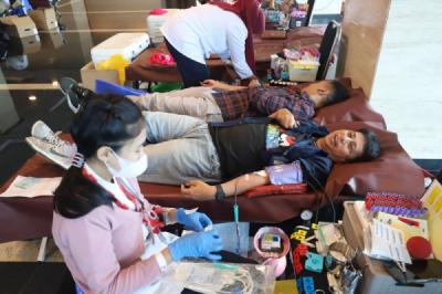 Ratusan Karyawan MNC Group Ikuti Donor Darah Bersama PMI Depok di Kebun Jeruk