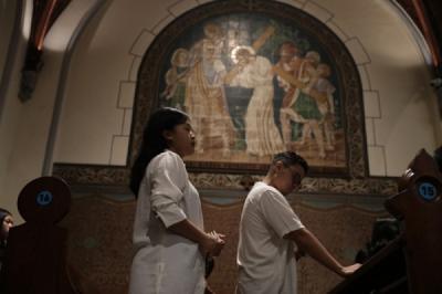 hikmat-perayaan-kenaikan-yesus-kristus-di-gereja-katedral-jakarta