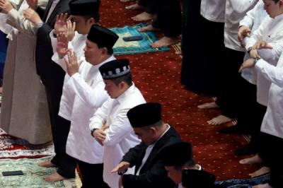 presiden-prabowo-salat-iduladha-di-masjid-istiqal