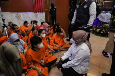 bnn-dan-bea-cukai-sita-6838-kg-narkoba