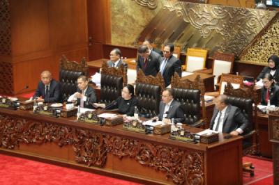 rapat-paripurna-dpr-tandai-dimulainya-masa-persidangan-iv-20242025
