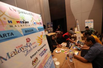 malaysia-gencar-promosi-homestay-ke-indonesia-target-437-juta-wisatawan-2025