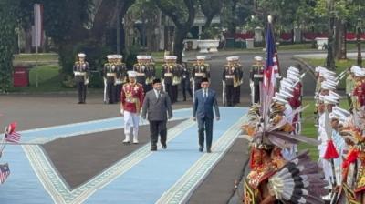 Diiringi Pasukan Berkuda, PM Malaysia Anwar Ibrahim Tiba di Istana Negara