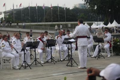 penampilan-meriah-uk-royal-marines-band-di-tengah-semarak-ulang-tahun-jakarta