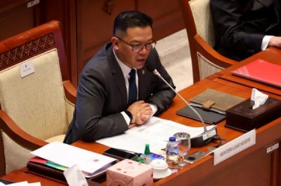 menteri-luar-negeri-dan-komisi-i-dpr-bahas-isu-geopolitik-dan-keamanan-wni-di-luar-negeri
