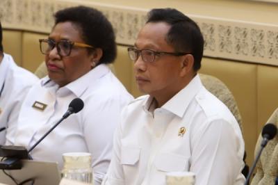 komisi-ii-dpr-dan-kemendagri-bahas-dana-otsus-untuk-dob-papua