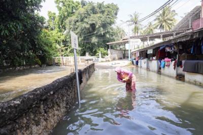 banjir-rendam-kampung-makasar-jaktim