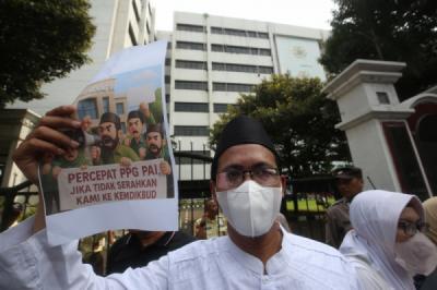 guru-pendidikan-agama-islam-gelar-aksi-di-kemenag-desak-percepatan-ppg-pai