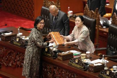 Rapat Paripurna DPR Bahas Tanggapan Pemerintah atas Pelaksanaan APBN Tahun Anggaran 2024