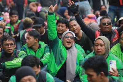 demo-ojol-di-jakarta-tolak-perubahan-status-dan-potongan-komisi-10