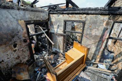 empat-orang-meninggal-begini-kondisi-rumah-terbakar-di-bukit-duri-jaksel