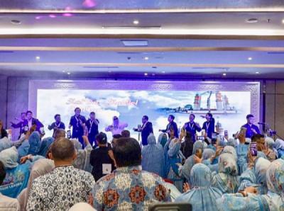 muri-anugerahi-rekor-untuk-biro-perjalanan-dengan-jamaah-umrah-terbanyak