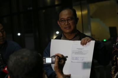 dirjen-ahu-serahkan-salinan-keppres-amnesti-hasto-kristiyanto-ke-kpk