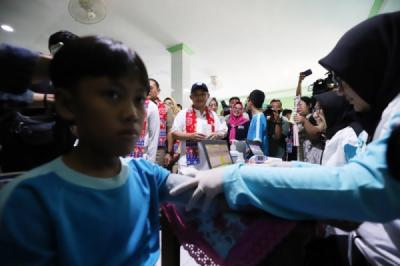 mendikdasmen-tinjau-pelaksanaan-cek-kesehatan-gratis-di-sdn-2-cideng
