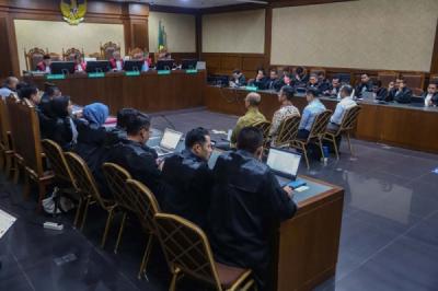 empat-eks-pejabat-pertamina-jalani-sidang-perdana-kasus-korupsi-tata-kelola-minyak-mentah