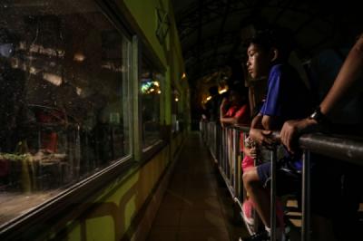 ragunan-buka-wisata-malam-warga-jakarta-antusias-menyambut