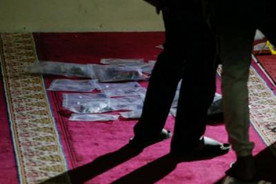 suasana-olah-tkp-di-musala-sman-72-jakarta-pasca-ledakan