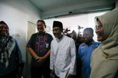 mensos-tinjau-korban-ledakan-sman-72-dan-pastikan-dukungan-pemulihan