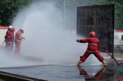 Pelatihan Pencegahan dan Penanganan Kebakaran bagi Masyarakat