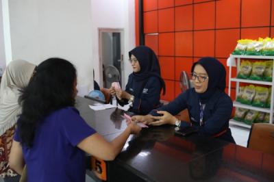 penyaluran-blt-kesra-2025-dimulai-warga-jakarta-timur-antre-di-kantor-pos