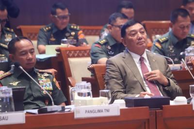 komisi-i-dpr-gelar-raker-dengan-menhan-bahas-penguatan-kodam-dan-satuan-baru-tni