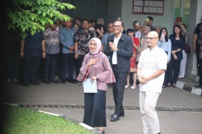 usai-terima-rehabilitasi-ira-puspadewi-tinggalkan-rutan-kpk