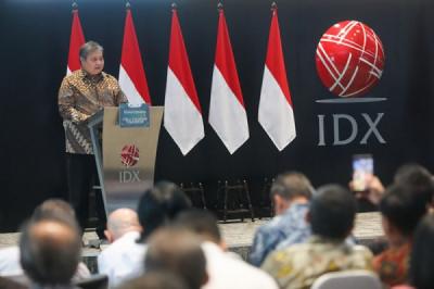 airlangga-hartarto-hadiri-perayaan-hut-aei-ke-37-di-jakarta