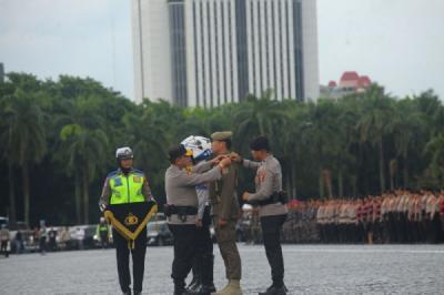 apel-gelar-pasukan-operasi-lilin-2025-digelar-di-monas-146701-personel-diterjunkan