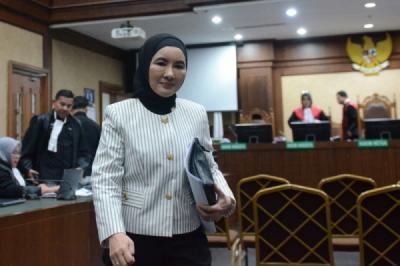 mantan-dirut-pertamina-nicke-widyawati-hadir-sebagai-saksi-kasus-korupsi-minyak-mentah
