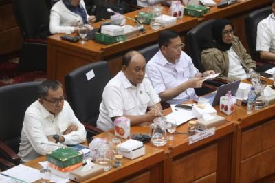 komisi-ix-dpr-gelar-rdp-dengan-bgn-bahas-evaluasi-dan-strategi-program-mbg