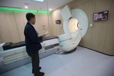 kolaborasi-layanan-kesehatan-hadirkan-integrated-ct-linac-berbasis-ai