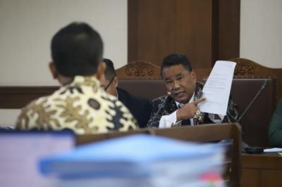 terungkap-mantan-gm-sebut-direktur-cmnp-beri-mandat-ke-bhakti-investama-untuk-jual-surat-obligasi-dan-mtn