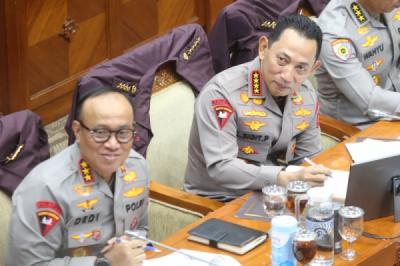 raker-komisi-iii-dprkapolri-bahas-evaluasi-kinerja-2025-dan-rencana-2026