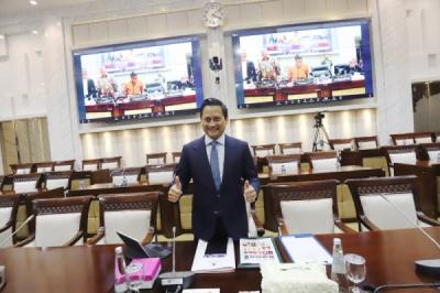 diusulkan-presiden-prabowo-thomas-djiwandono-ikuti-uji-kelayakan-deputi-gubernur-bi