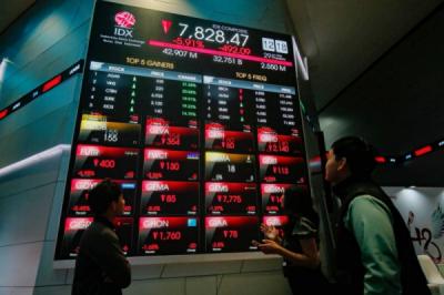 sempat-trading-halt-ihsg-sesi-i-turun-591-persen-ke-7828