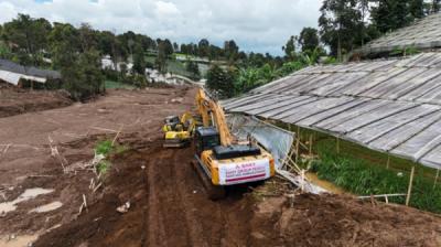 alat-berat-dikerahkan-untuk-percepat-evakuasi-korban-longsor-cisarua