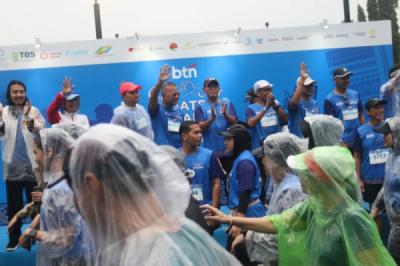 menkes-dan-sejumlah-tokoh-ikuti-charity-run-untuk-sumatera-utara