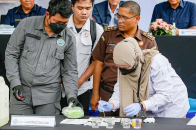 bnn-musnahkan-100-kg-lebih-sabu-dari-lima-kasus-narkotika