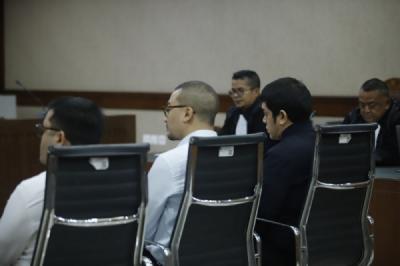 kerry-adrianto-riza-cs-jalani-sidang-replik-kasus-minyak-mentah-pertamina
