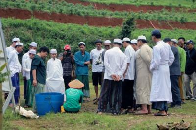 Santri Belajar Budidaya Ikan dan Wirausaha Digital